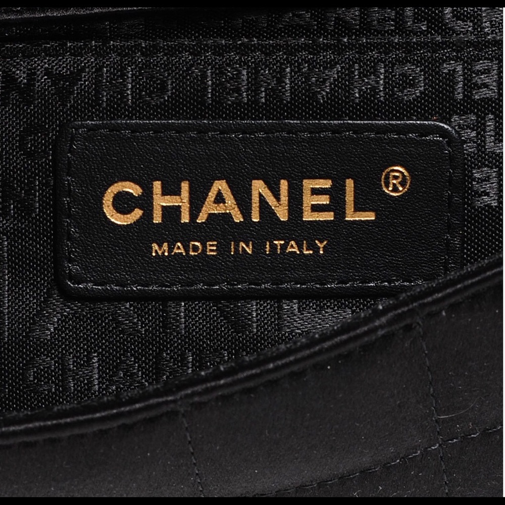 SOLD Authentic Chanel Mini Chocolate Bar Quilted Bag - Picture 4 of 12